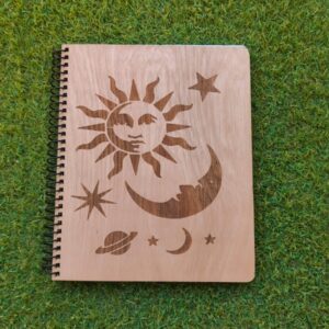 Cuaderno de madera personalizable Diálogo Cósmico (laser)